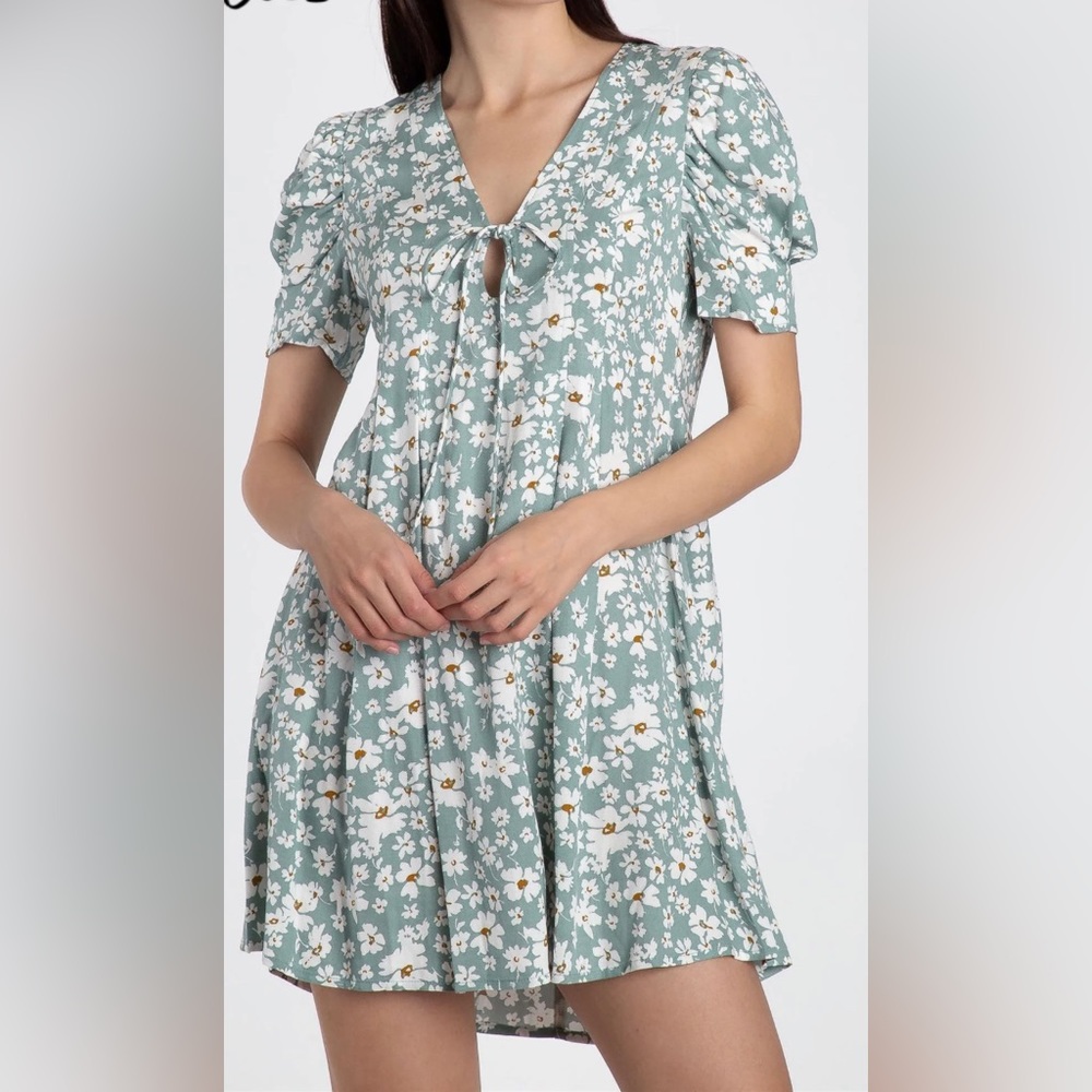L LOVE Floral Skater Mini Dress Size Large